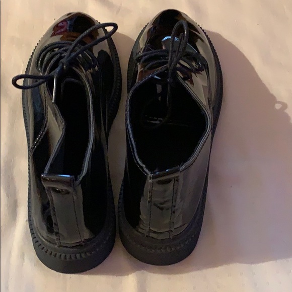 STYLES for the STYLISH work shoes - Picture 4 of 4